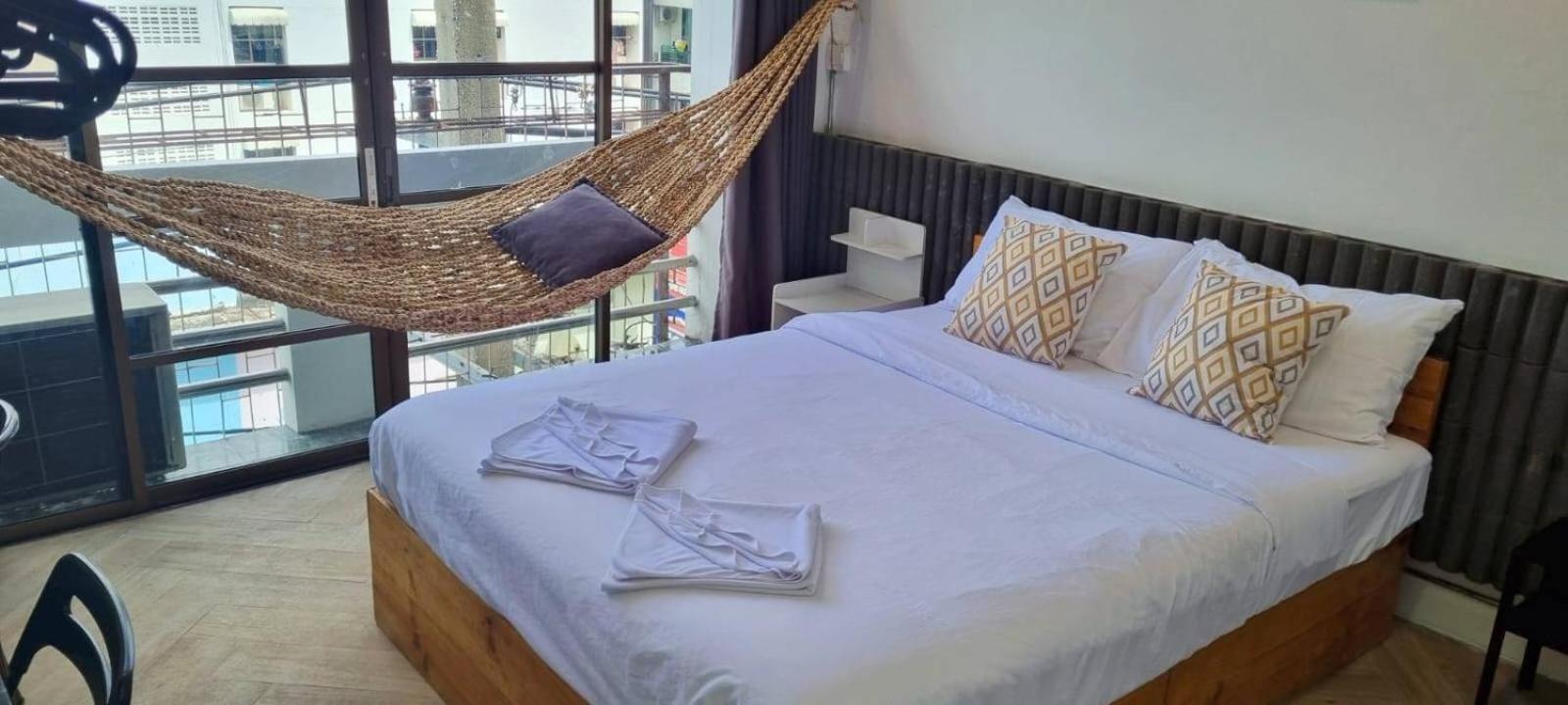 Haus Sathorn 11 Residence Banguecoque Exterior foto